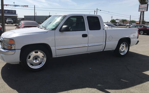 2005 GMC Sierra 1500 for sale at First Choice Auto Sales in Bakersfield CA