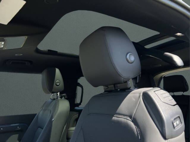 2025 Land Rover Defender 90 P400 X-Dynamic SE