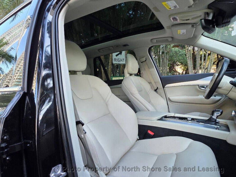 2018 Volvo XC90 T6 Momentum