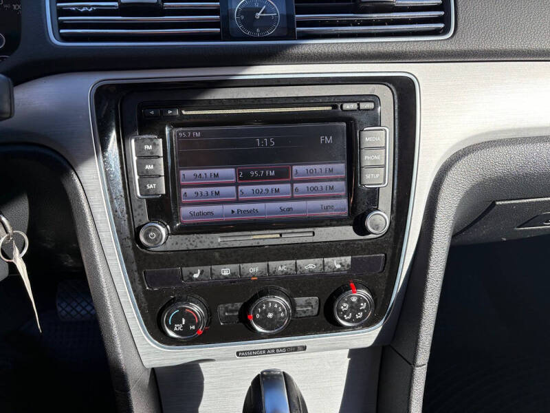 2013 Volkswagen Passat SE PZEV