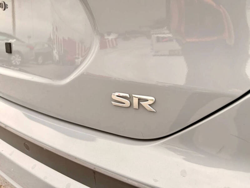 2021 Nissan Kicks SR