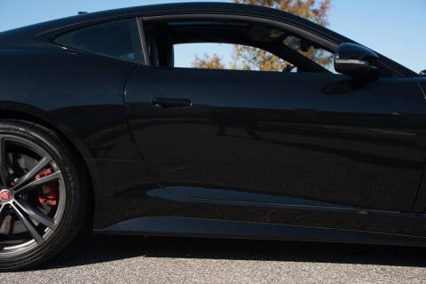 2017 Jaguar F-TYPE SVR