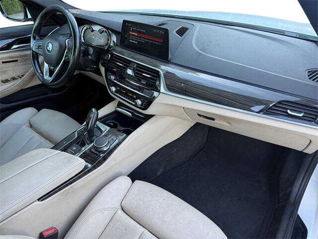 2018 BMW 5 Series 530i