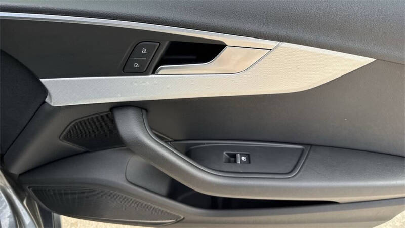 2017 Audi A4 2.0T quattro Prestige