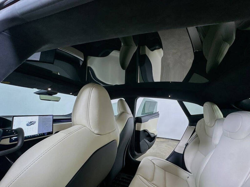 2023 Tesla Model S Plaid
