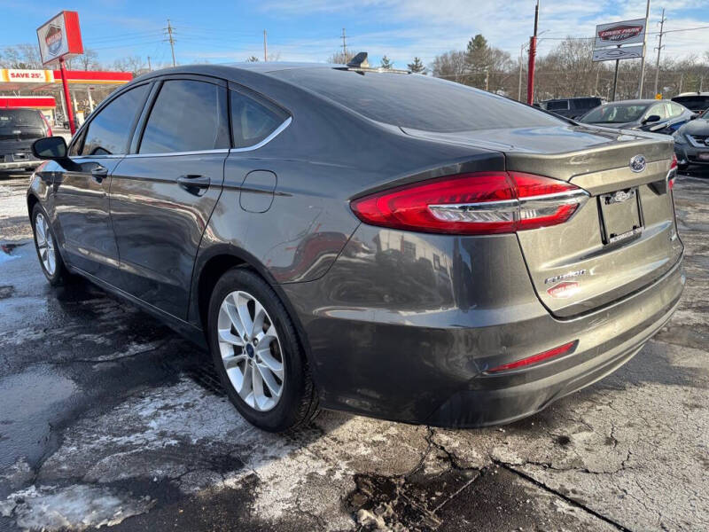 2019 Ford Fusion SE