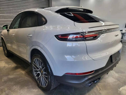 2023 Porsche Cayenne Coupe Platinum Edition
