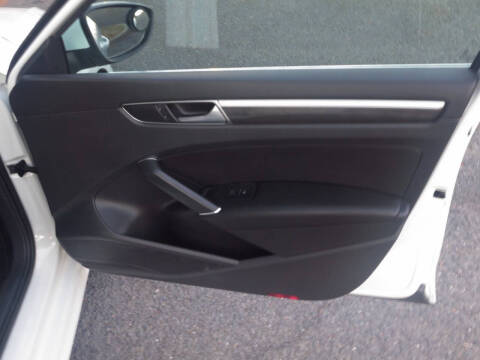 2016 Volkswagen Passat 1.8T SE