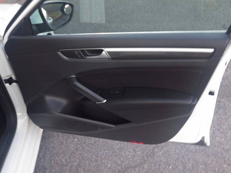 2016 Volkswagen Passat 1.8T SE