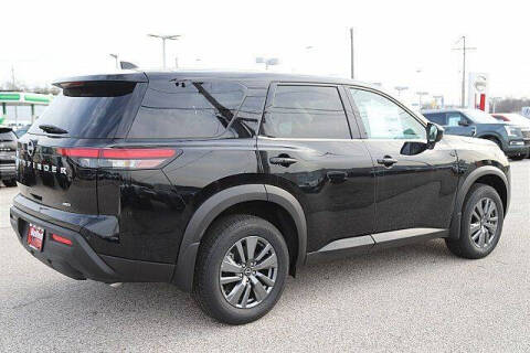 2025 Nissan Pathfinder S