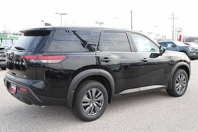 2025 Nissan Pathfinder S