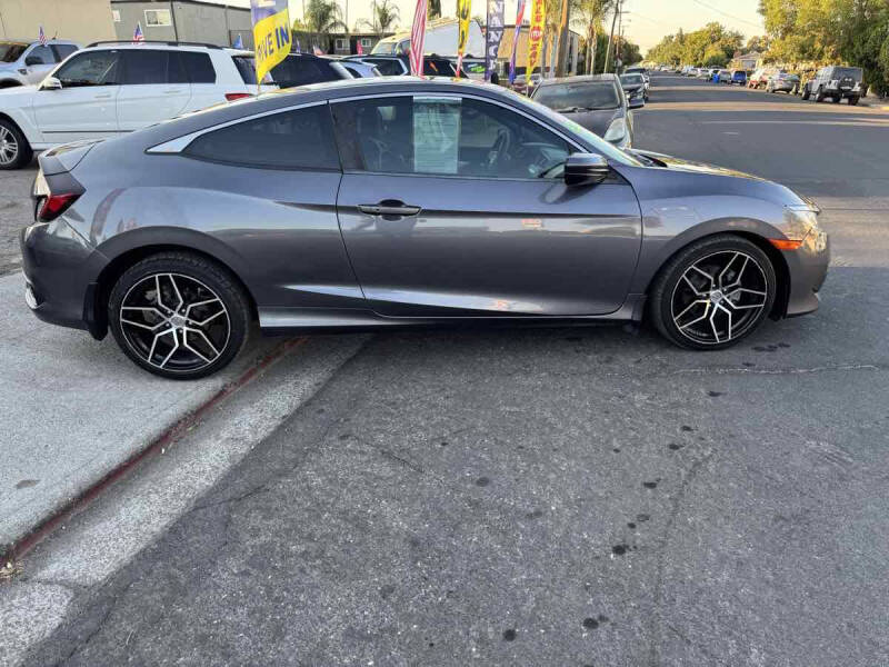 2017 Honda Civic LX-P