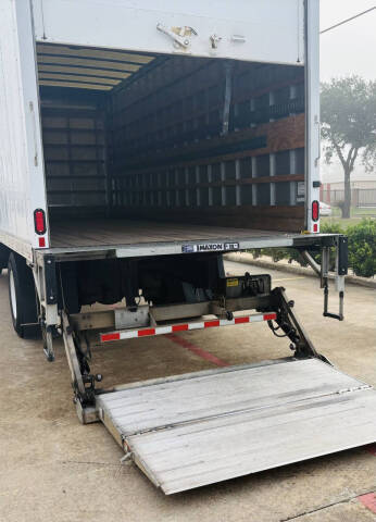 2019 Freightliner M2 106