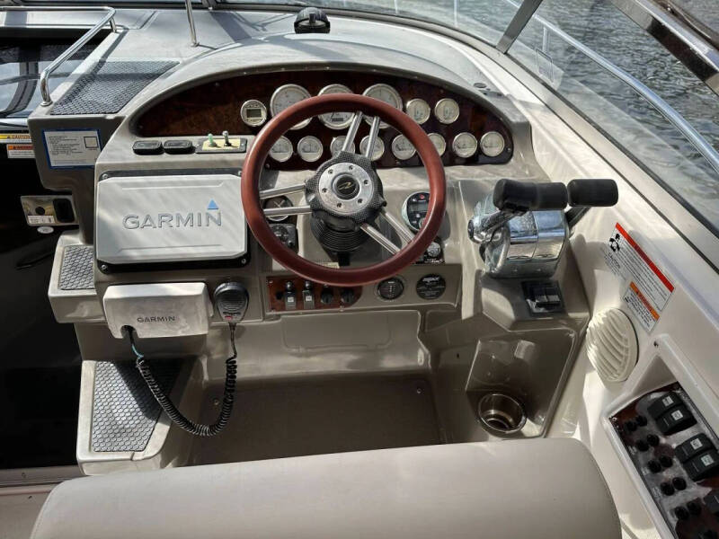 2011 Regal 35 Express Cruiser