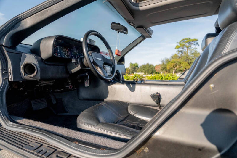 1981 DeLorean DMC-12