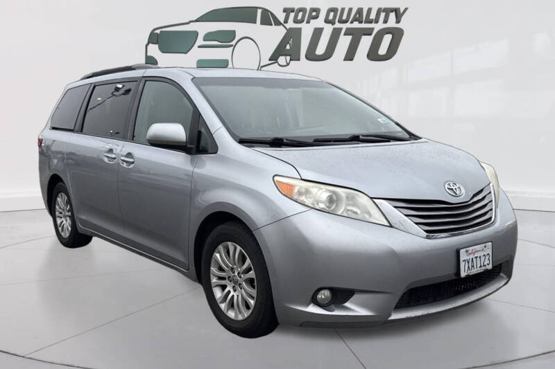 2017 Toyota Sienna XLE Premium 8-Passenger