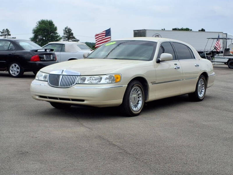 2002 Lincoln Town Car Cartier's photo