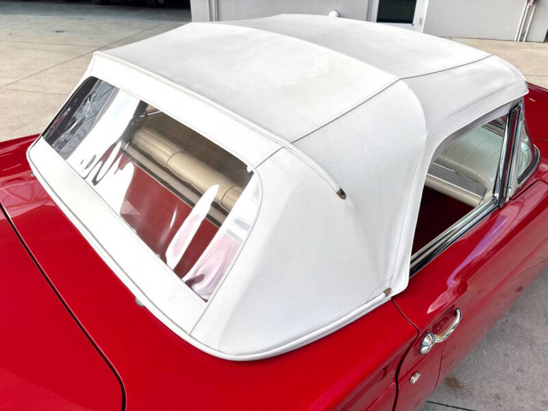 1957 Ford Thunderbird