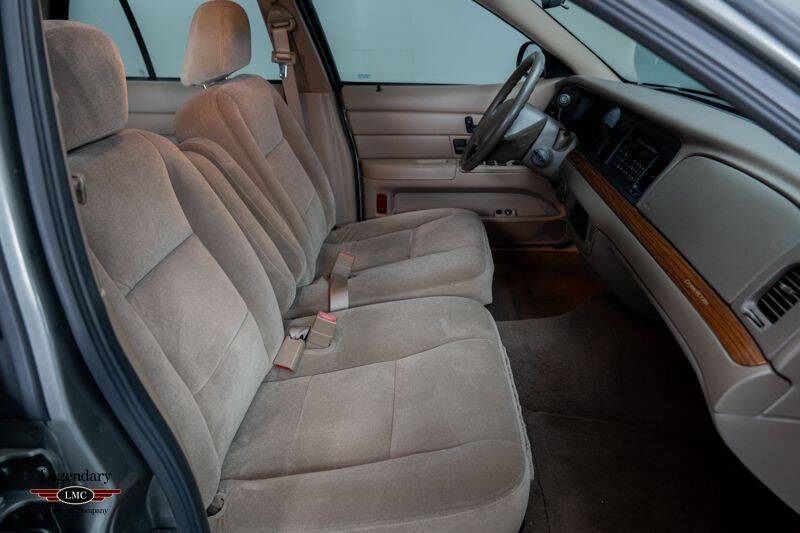 2003 Ford Crown Victoria