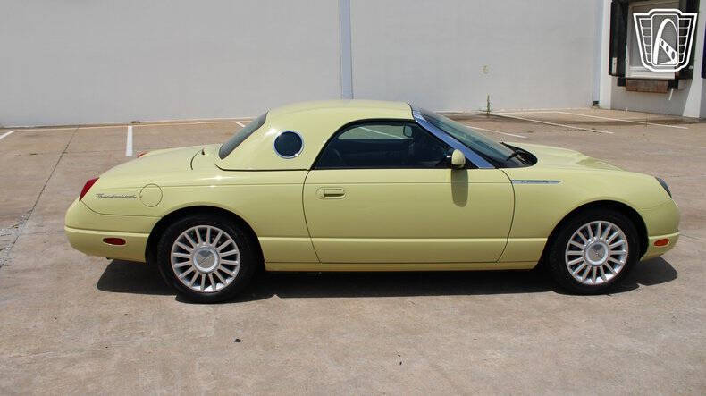2005 Ford Thunderbird
