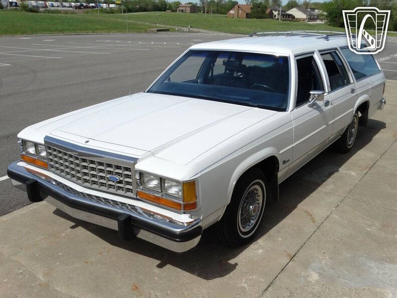1985 Ford LTD Crown Victoria