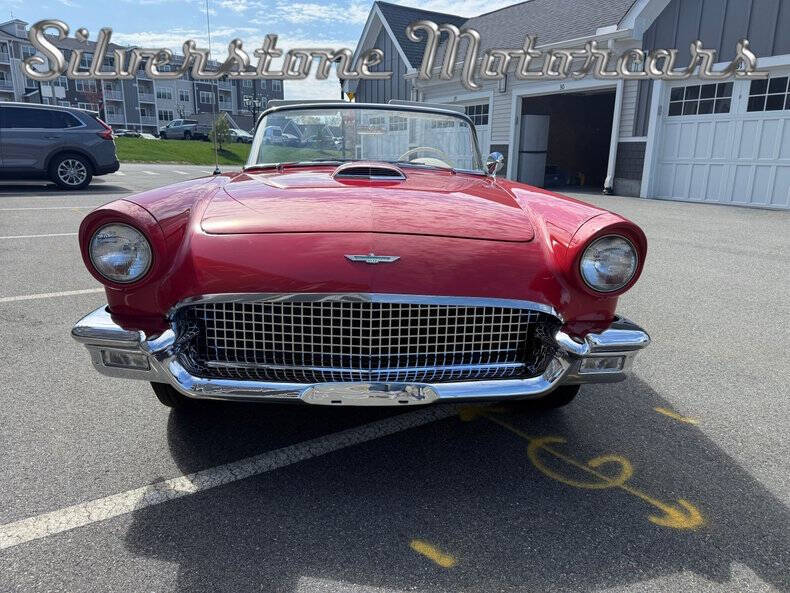 1957 Ford Thunderbird