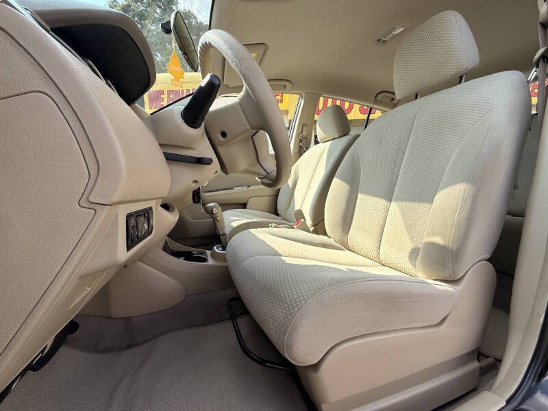 2011 Nissan Versa 1.8 S