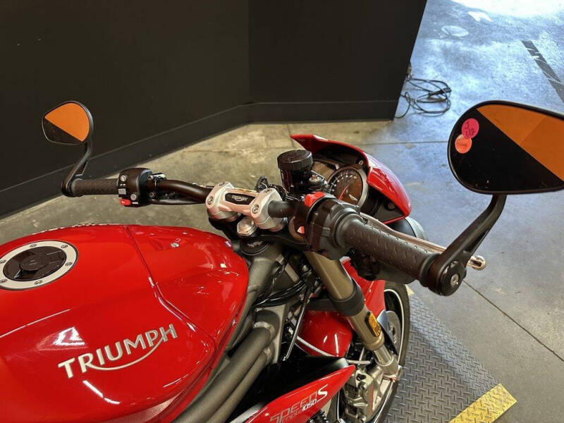 2017 Triumph Speed Triple S ABS Diablo Red