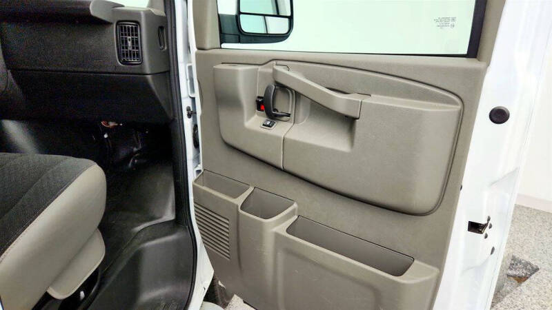 2025 Chevrolet Express 2500