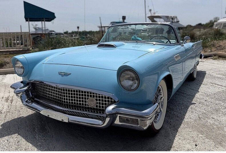 1957 Ford Thunderbird