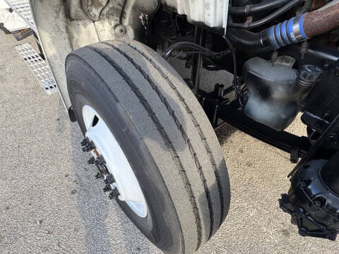 2015 Freightliner M2 106