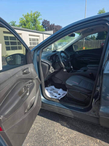 2019 Ford Escape S