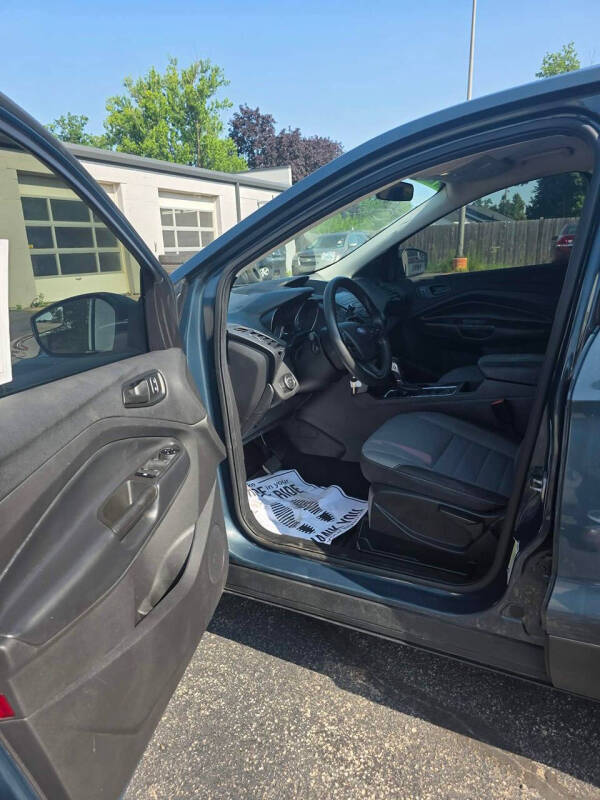2019 Ford Escape S
