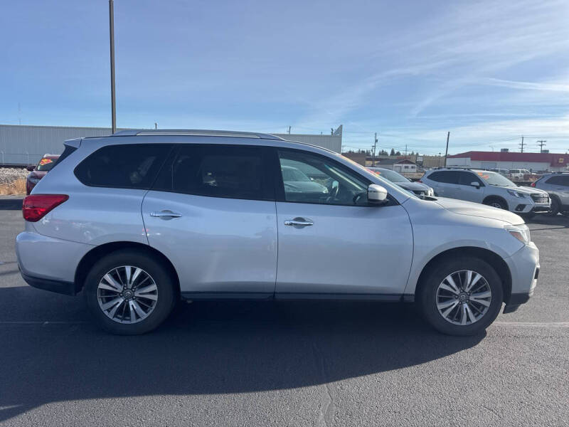 2019 Nissan Pathfinder SV