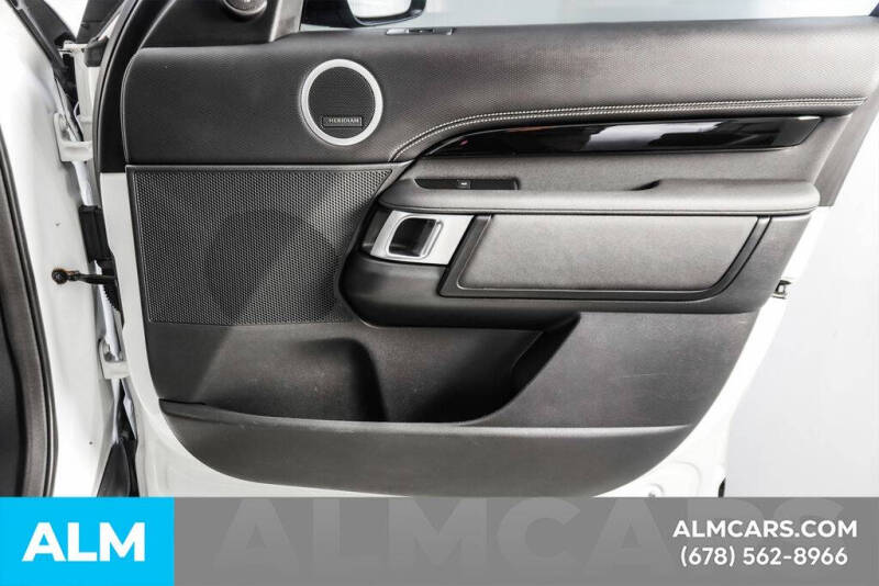 2022 Land Rover Discovery P300 S R-Dynamic