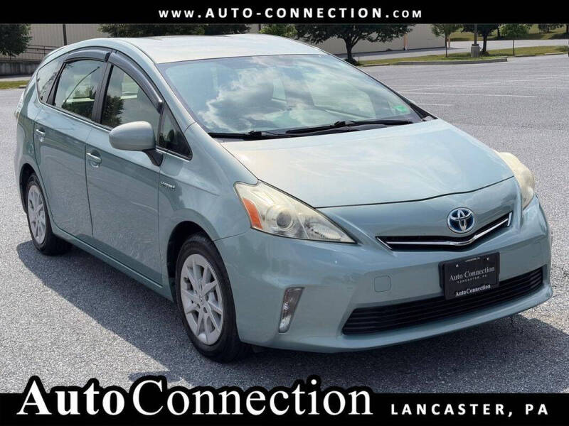 2014 Toyota Prius v Three