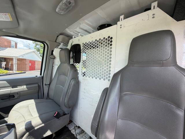 2013 Ford E-Series E-350 SD