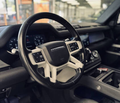 2020 Land Rover Defender 110 SE