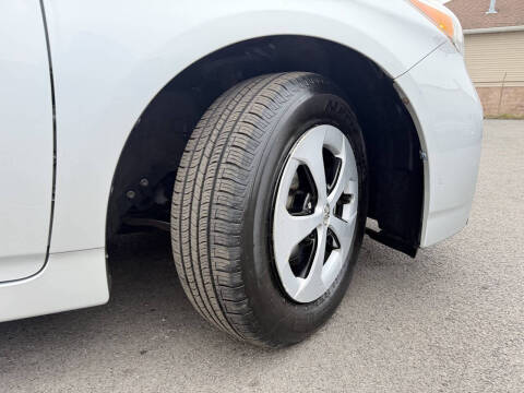 2013 Toyota Prius Three