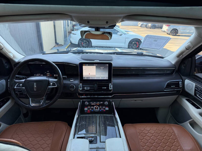 2018 Lincoln Navigator Black Label