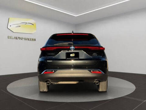 2022 Toyota Venza XLE