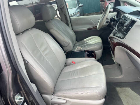 2011 Toyota Sienna XLE 7-Passenger