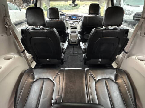 2020 Chrysler Voyager LXi