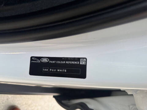 2024 Land Rover Defender 130 P400 X-Dynamic SE