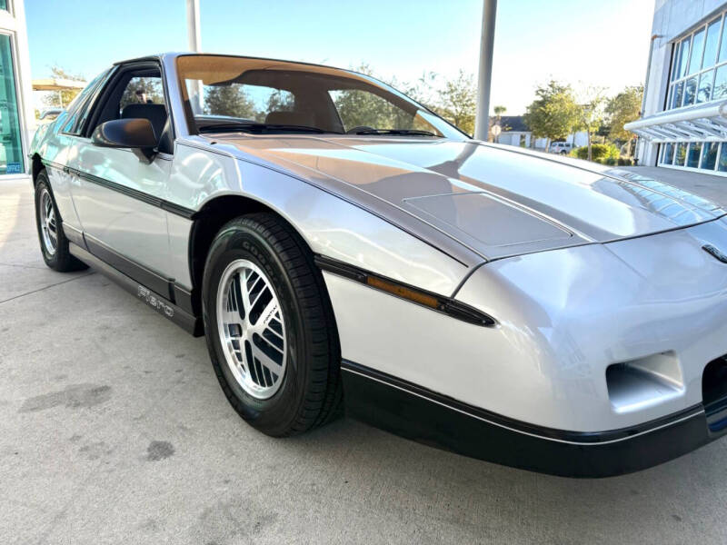1987 Pontiac Fiero SE
