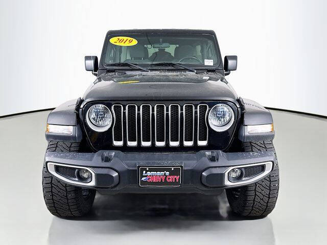 Used 2019 Jeep Wrangler Unlimited Sahara with VIN 1C4HJXEN7KW624780 for sale in Bloomington, IL