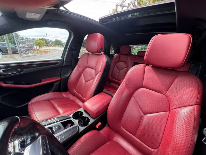 2017 Porsche Macan