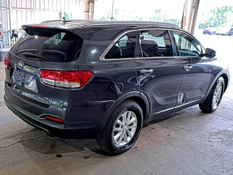 2017 Kia Sorento LX