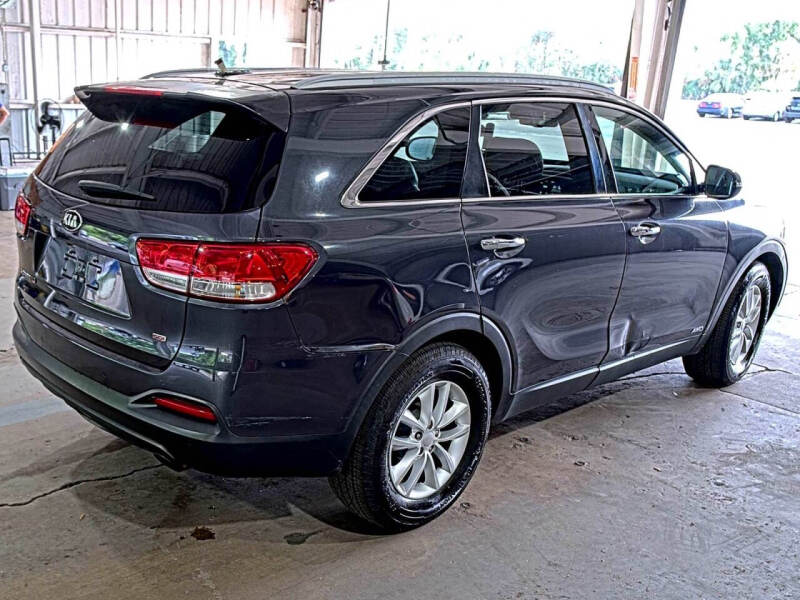 2017 Kia Sorento LX