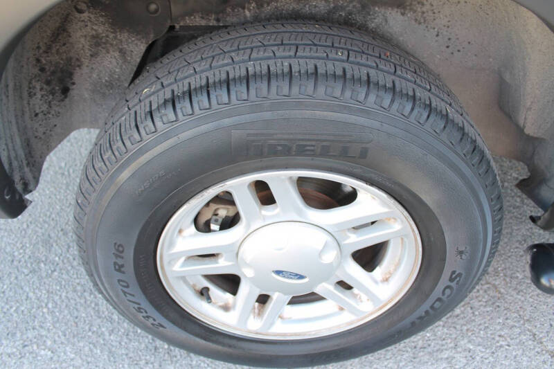 2003 Ford Explorer XLS